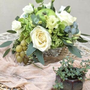 Composition fleurs et fruits